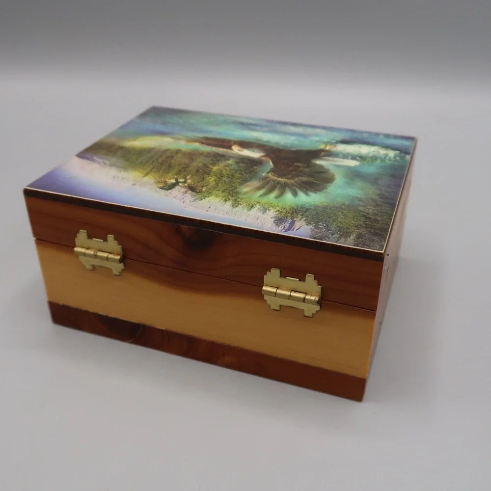Vintage Cedar Wood Trinket Box Mountain Landscape Eagle Scene 4x3